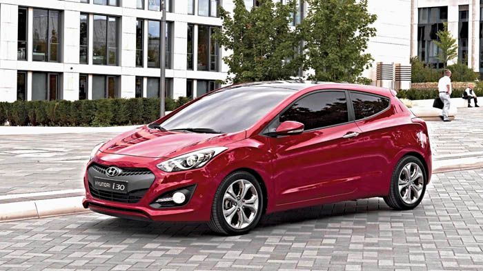 Το νέο τρίθυρο Hyundai i30 
διαθέτει αιχμηρή σχεδίαση και είναι ικανό να κερδίσει το νεανικό κοινό των 3θυρων μικρομεσαίων χάτσμπακ. 